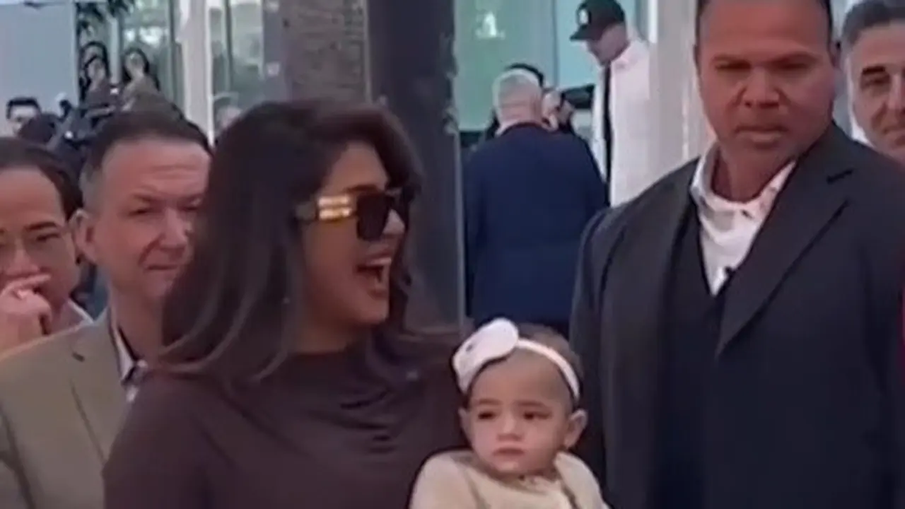 Priyanka Chopra tunjukkan wajah putrinya, Malti, ke dunia. (Foto: Instagram/mackennaluvsjonas93)
