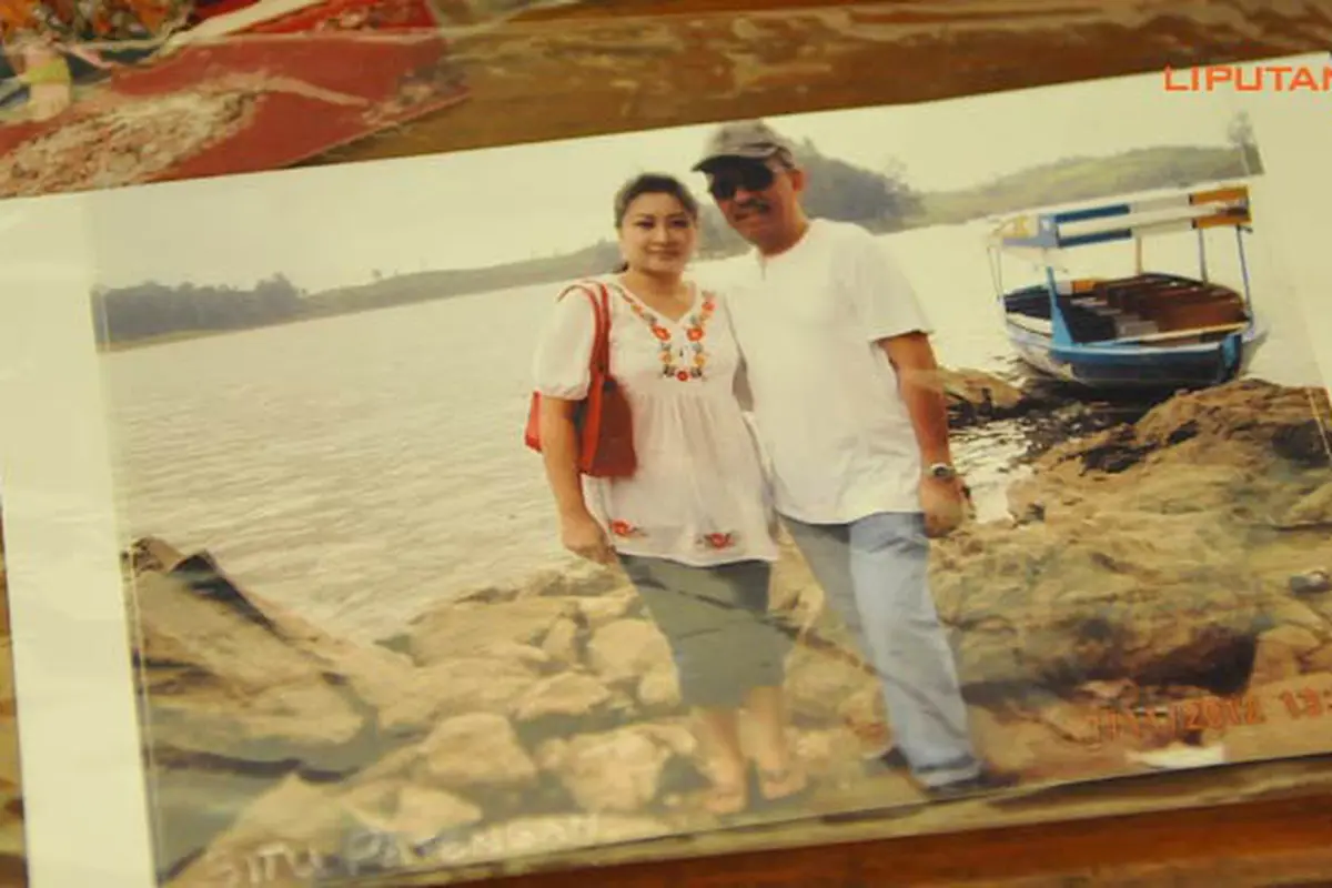 gatot-holly-foto-1-131017b.jpg