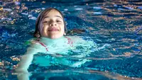10 Cara Menjaga Keselamatan Anak di Laut dan Kolam Renang, Bukan Sekadar Bisa Berenang
