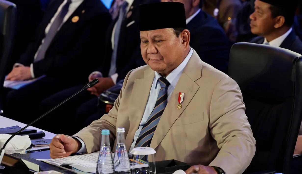 Pertemuan para pemimpin ASEAN ini diharapkan memperkuat kolaborasi kawasan dalam menjaga stabilitas, pertumbuhan ekonomi, serta kerja sama strategis di berbagai sektor. Tampak dalam foto, Presiden Prabowo Subianto memimpin delegasi Indonesia selama KTT Khusus Brunei Darussalam-Indonesia-Malaysia-Filipina Kawasan Pertumbuhan ASEAN Timur (BIMP-EAGA) di sela-sela KTT ke-48 Perhimpunan Bangsa-Bangsa Asia Tenggara (ASEAN) di Cebu, Filipina, Kamis 7 Mei 2026. (Rolex DELA PENA/POOL/AFP)