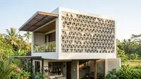 6 Desain Dinding Roster Unik untuk Rumah Pedesaan Modern yang Sejuk dan Estetik
