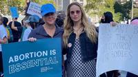 Jennifer Lawrence menyuarakan dukungannya pada hak aborsi dalam Rally for Abortion Justice di Washington, D.C., Amerika Serikat. (Tangkapan Layar Instagram @amyschumer)