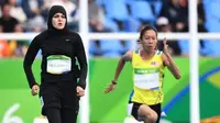 Atlet-atlet berikut ini menarik perhatian dunia dengan kegigihan mereka serta tentu, hijab yang mereka pakai saat berlomba