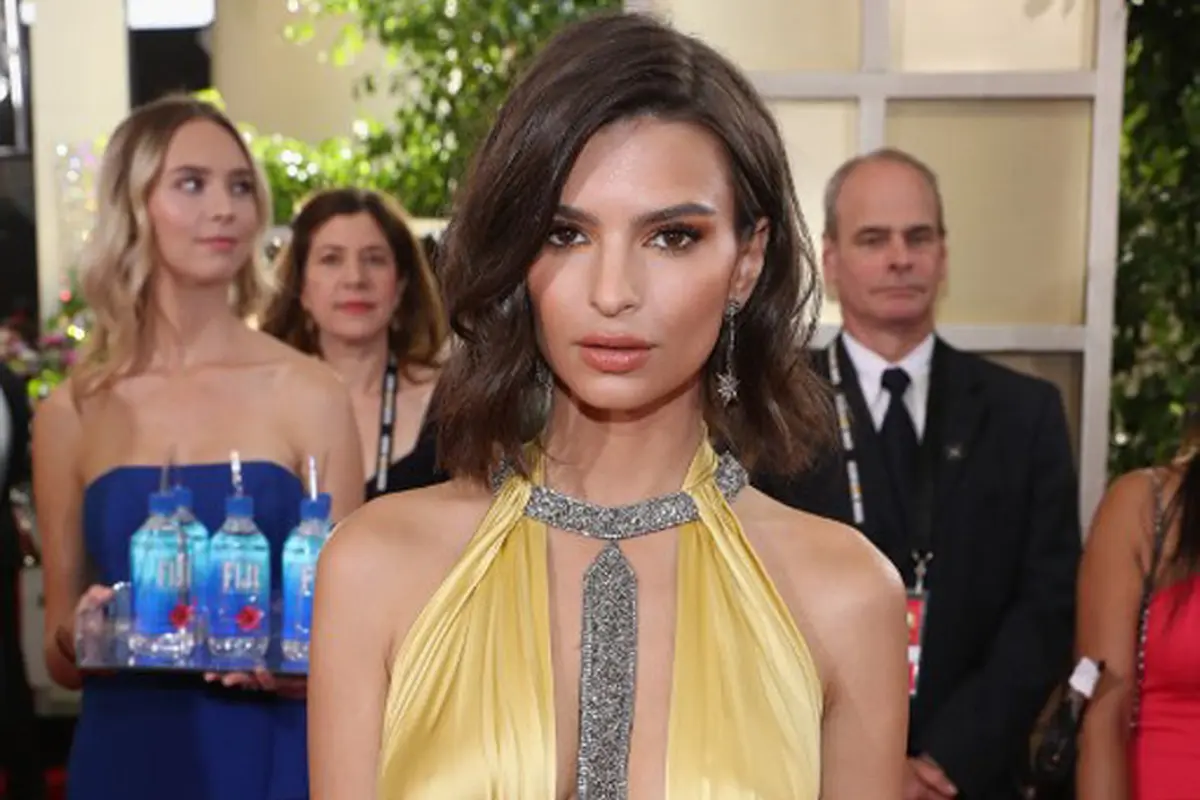 [Bintang] Emily Ratajkowski