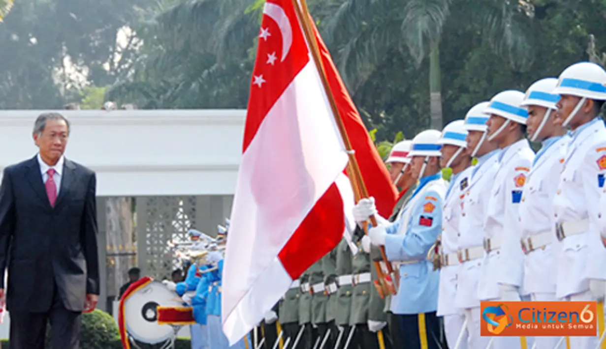 Citizen6, Jakarta: Kunjungan tersebut dimaksudkan untuk meningkatkan hubungan kerjasama bilateral kedua negara khususnya di bidang pertahanan. Kunjungan Menhan Singapura didahului dengan upacara jajar kehormatan oleh Menhan RI. (Pengirim: Kemhan Puskom)