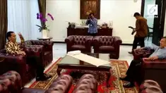 Presiden Jokowi hari ini mendatangi istana Wapres, keduanya melakukan makan siang bersama.
