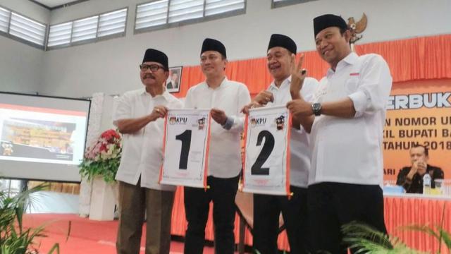 Pasangan Marjoko-Ifan memperoleh nomor urut 1(satu), sedangkan Husein-Sadewo nomor urut 2 (dua). (Foto: Liputan6.com/Muhamad Ridlo)