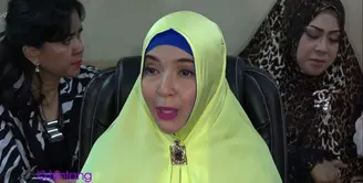 Aswan Faisal sebelumnya mengaku tidak pernah menceraikan Rima Idris melalui pesan singkat di BBM. Tetapi Rima Idris menyangkal dan memperlihatkan bukti-bukti fisik yang masih ia simpan.