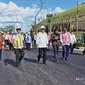 Menteri Perhubungan Budi Karya Sumadi meninjau lokasi jalur Trem Otonom di Jalan Sumbu Kebangsaan pada Kawasan Inti Pusat Pemerintahan (KIPP) IKN. (Dok Kemenhub)