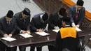 Pengucapan sumpah diikuti penandatanganan berita acara sumpah janji oleh Ketua dan Wakil Ketua DPR RI Periode 2014-2019, Jakarta, (2/10/14). (Liputan6.com/Andrian M Tunay)