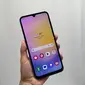 Penampakan Samsung Galaxy A25 5G (Liputan6.com/ Agustin Setyo Wardani)