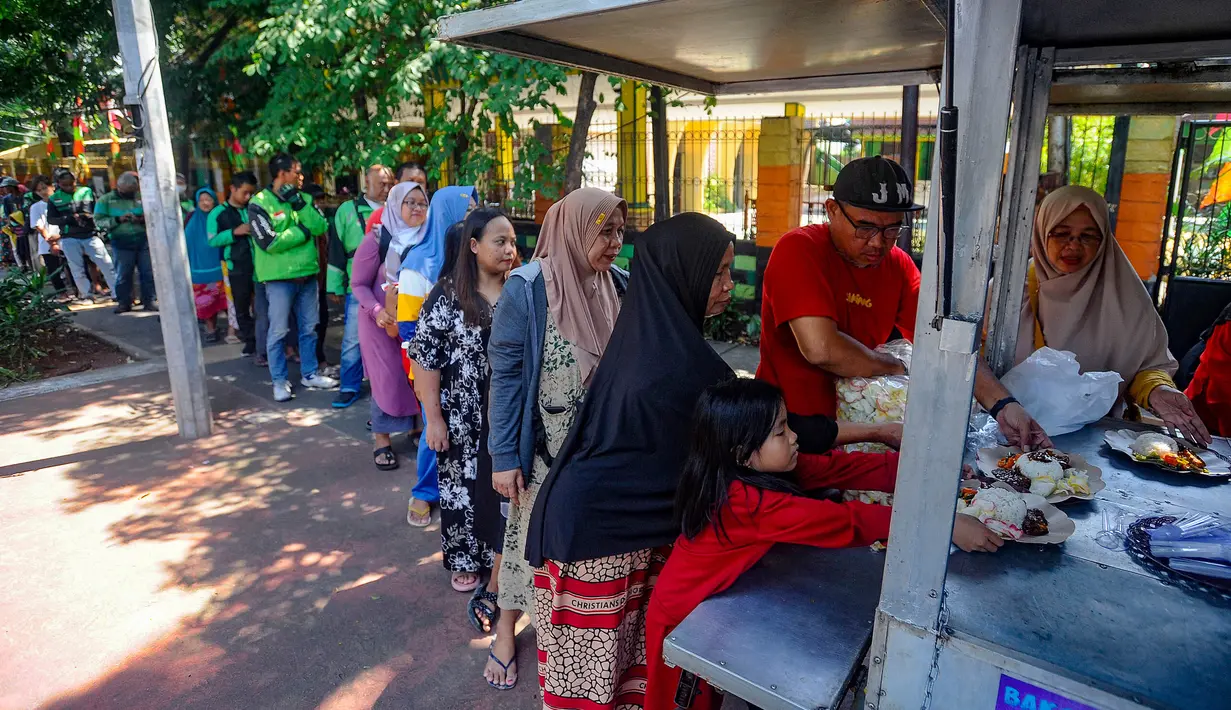 Anggaran untuk kegiatan ini berasal dari sumbangan para alumni SMAN 28  Jakarta. (merdeka.com/Arie Basuki)