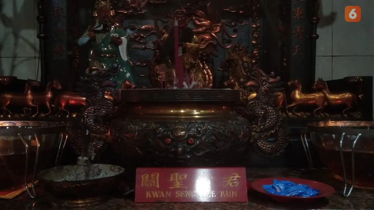 Potret di Kedalaman Vihara Lupan