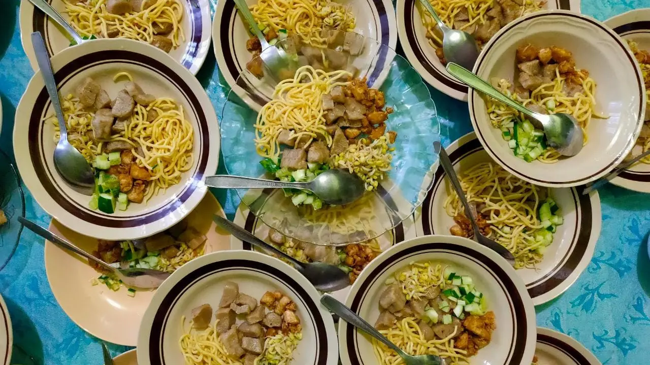 Bosan dengan Menu Lebaran Berbahan Daging, Yuk Cobain Rujak Mi Palembang