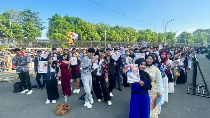 Banyak Peserta dari Luar Kota Rela Menempuh Perjalanan Berjam-jam hingga Berhari-hari untuk Mengikuti Audisi Offline D'Academy 8 di Carbon. Dok. Istimewa