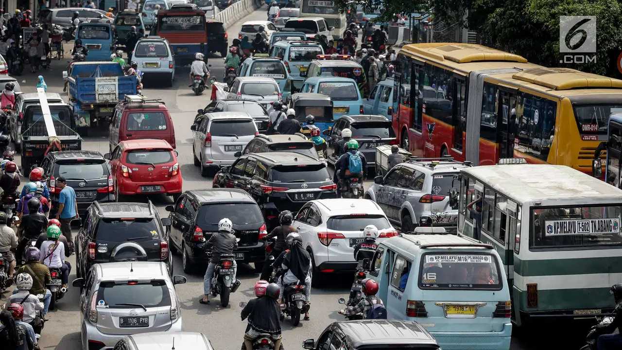 20170525-Kemacetan Terminal Kampung Melayu Menuju Jatinegara-Fanani