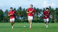 Gaya Justin Hubner Latihan Pakai Sepatu Hampir Rp4 Juta Jelang Laga Timnas Indonesia vs China