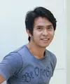 Vokalis Cakra Khan (23), baru-baru ini menyabet penghargaan Kolaborasi Terbaik (Artist) versi Anugerah Planet Muzik 2015, berkat lagu 'Seluruh Cinta'. (Galih W. Satria/Bintang.com)
