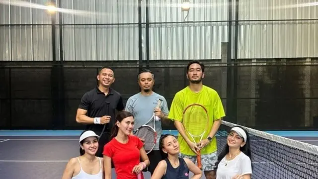 Momen Syahnaz Sadiqah dan Jeje Govinda main tenis bareng Valerie Tifanka, Nisya Ahmad, Andhika Rosadi dkk (Foto: instagramdinihanipahm)