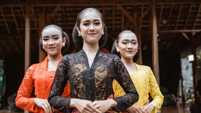 kebaya-kezo