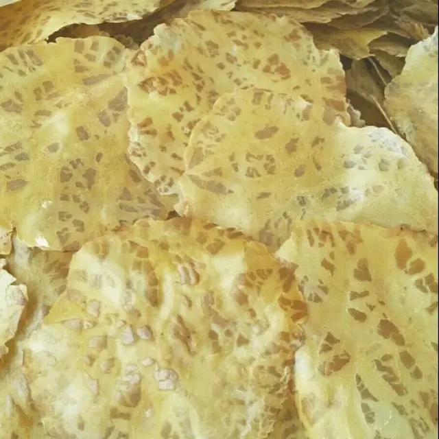 Karupuak jariang yang belum digoreng atau mentah. (liputan6.com/ ist)