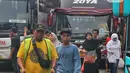 Saat ini, dalam sehari rata-rata ada 150 bus yang diberangkatkan dari Terminal Kalideres Jakarta Barat menuju sejumlah kota di Pulau Jawa dan Sumatera. (Liputan6.com/Angga Yuniar)