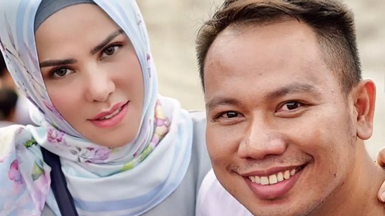 [Bintang] Angel Lelga dan Vicky Prasetyo