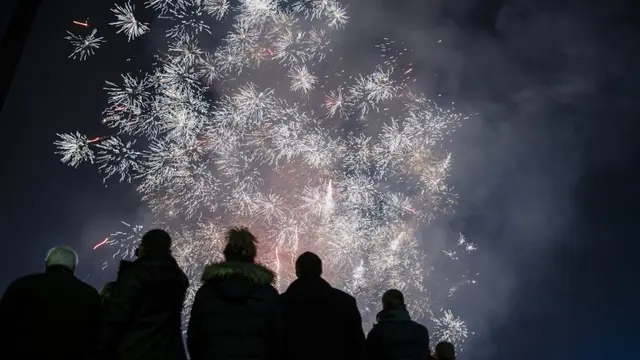 [Bintang]  Kembang Api