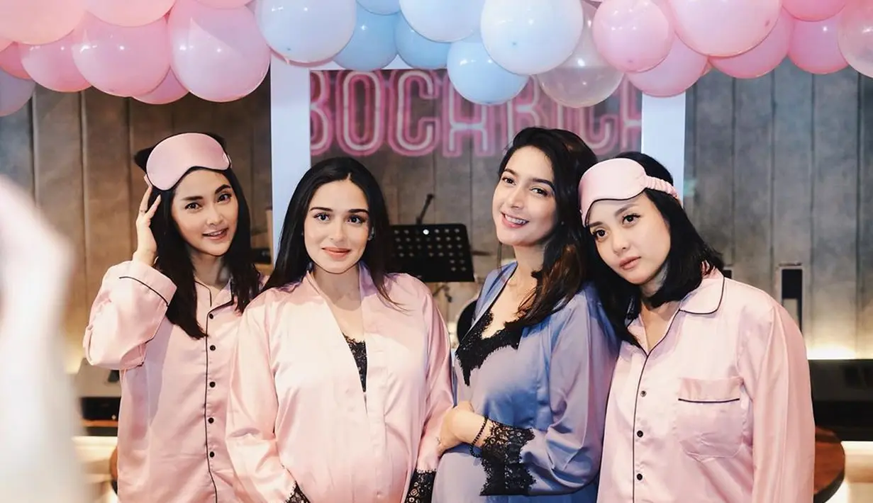 Nabila Syakieb dan Yasmine Wildblood baby shower (Instagram/yaswildblood)
