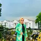 Neng Dessy yang dikabarkan punya hubungan spesial dengan Saipul Jamil menguatkan umat Muslim menjalani ibadah puasa lewat single religi "Ramadhan." (Foto: Dok. Instagram @neng_dessy_)