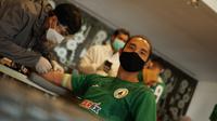 Gelandang PSS Sleman Kim Jeffrey Kurniawan menjalani medical check up di Bandung. (Foto: MO PSS Sleman)