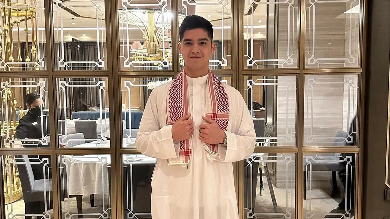 Al Ghazali tampil seperti ustaz (Instagram/alghazali7)