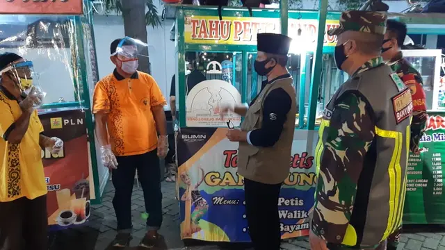 Cek Pelayan Hingga Juru Masak 