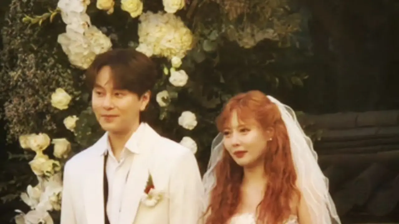 HyunA saat Resmi Menikah dengan Yong Jun Hyung