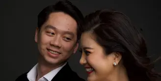 Valencia Tanoesoedibjo dan Kevin Sanjaya tampil glamor dalam pemotretan pre-wedding. [Foto: Instagram/ @valenciatanoe]