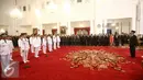 Gubernur dan Wakil Gubernur hasil Pilkada serentak saat di sumpah di Istana Negara, Jakarta (12/2). Keputusan Presiden Nomor 13P Tahun 2016 tentang Pengesahan Pengangkatan Gubernur dan Wakil Gubernur Masa Jabatan 2016-2021. (Liputan6.com/Faizal Fanani)