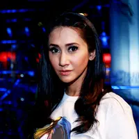 Untuk kepentingan charity dan mengenang 20 tahun Nike Ardilla, Cut Memey menggagas konser yang melibatkan para artis dan musisi ini (Foto:Wimbarsana)