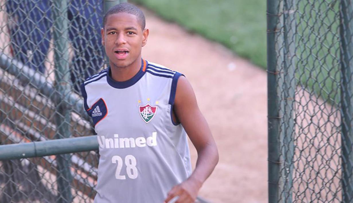 Roberto Goncalves didatangkan Barca dari Fluminense dengan status pinjaman selama satu musim. Namun klub Katalunya itu memiliki opsi permanen. (www.globoesporte.globo.com)