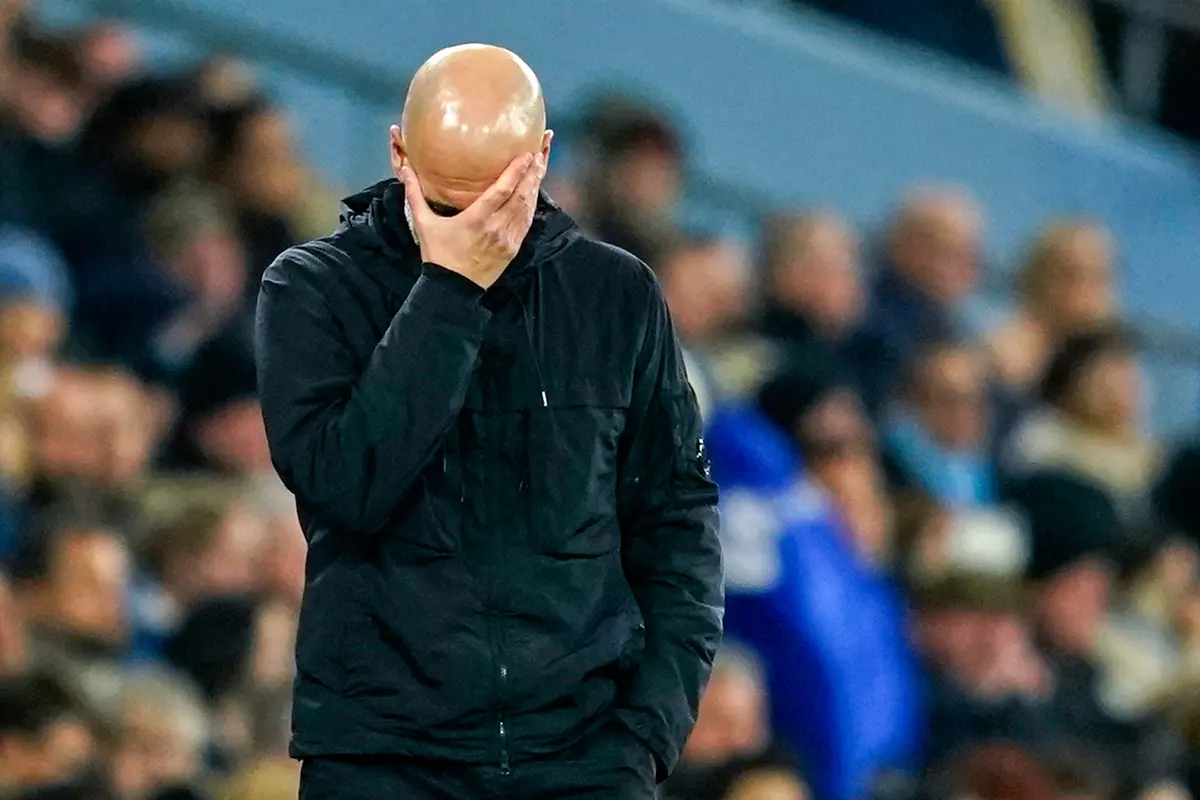 Foto: Ekspresi Kecewa Pep Guardiola Setelah Manchester City Gagal Amankan 3 Poin Penting di Liga Inggris
