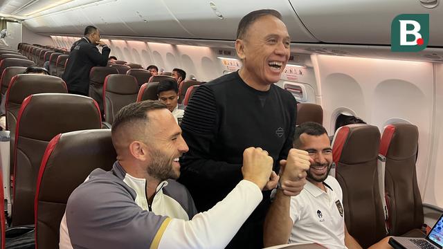 Foto: Mengikuti Perjalanan Satu Pesawat dengan Rombongan Timnas Indonesia untuk Jalani Laga Piala AFF 2022 Kontra Brunei Darussalam