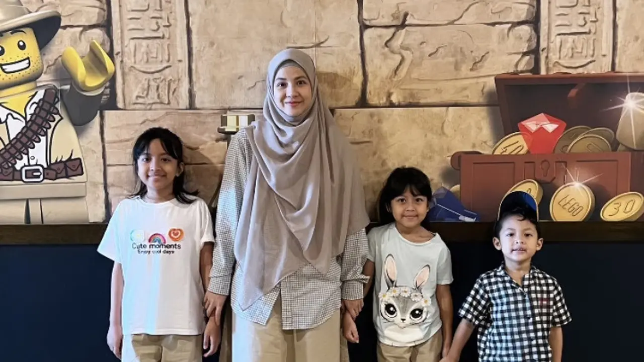 Natasha Rizki saat Liburan Ke Malaysia Bareng Desta dan Ketiga Anaknya