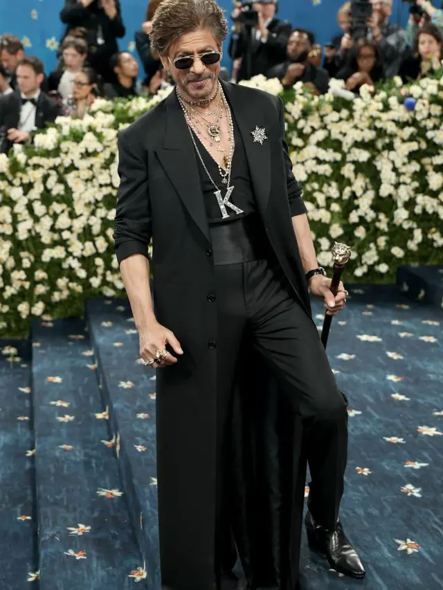 Gaya Memukau Selebritis Asia Hadir di Met Gala 2025.