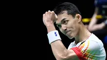 Pebulu tangkis Indonesia, Jonatan Christie melakukan selebrasi usai mengalahkan Cho Geonyeop dari Korea Selatan dalam perempat final tunggal putra turnamen bulu tangkis Piala Thomas dan Uber di Chengdu, provinsi Sichuan, Tiongkok pada 3 Mei 2024. (WANG Zhao/AFP)
