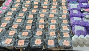 Polisi Curiga Lihat Pria Marah-Marah, Isi Tasnya Ternyata 1.110 Obat Keras