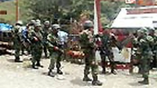 Polisi menduga Organisasi Papua Merdeka di balik penyerangan Pos TNI di Yambi, Papua. Dalam peristiwa itu, dua anggota TNI mengalami luka tembak.