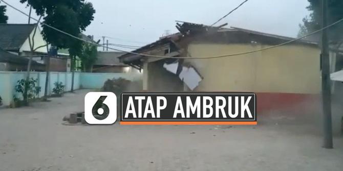 VIDEO: Hujan Sehari, Atap SD di Tangerang Ambruk
