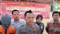 RS, tersangka pemerkosaan gadis belia di Kebumen Pasal 283 KUH PIDANA dengan ancaman hukuman penjara selama-lamanya 12 tahun. (Foto: Liputan6.com/Polres Kebumen/Muhamad Ridlo)