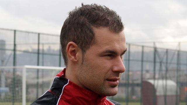 Perkenalkan, Adem Sari Striker Tampan Asal Turki (BERES)