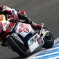 Sam Lowes, pembalap tim Federal Oil Gresini Moto2 memiliki gaya balap yang bisa dibilang ekstrim. 