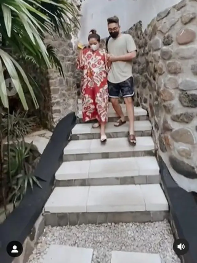 Masuk Usia Kehamilan 5 Bulan, Ini 7 Gaya Siti Badriah dengan Baby Bump